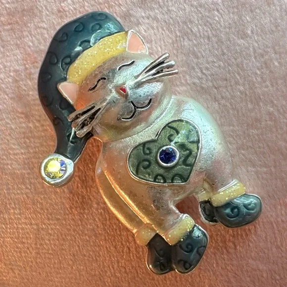 Vintage Kenneth Cole Cat Brooch Wearing Hat, Booties & Heart Enameled Crystal - Picture 3 of 13